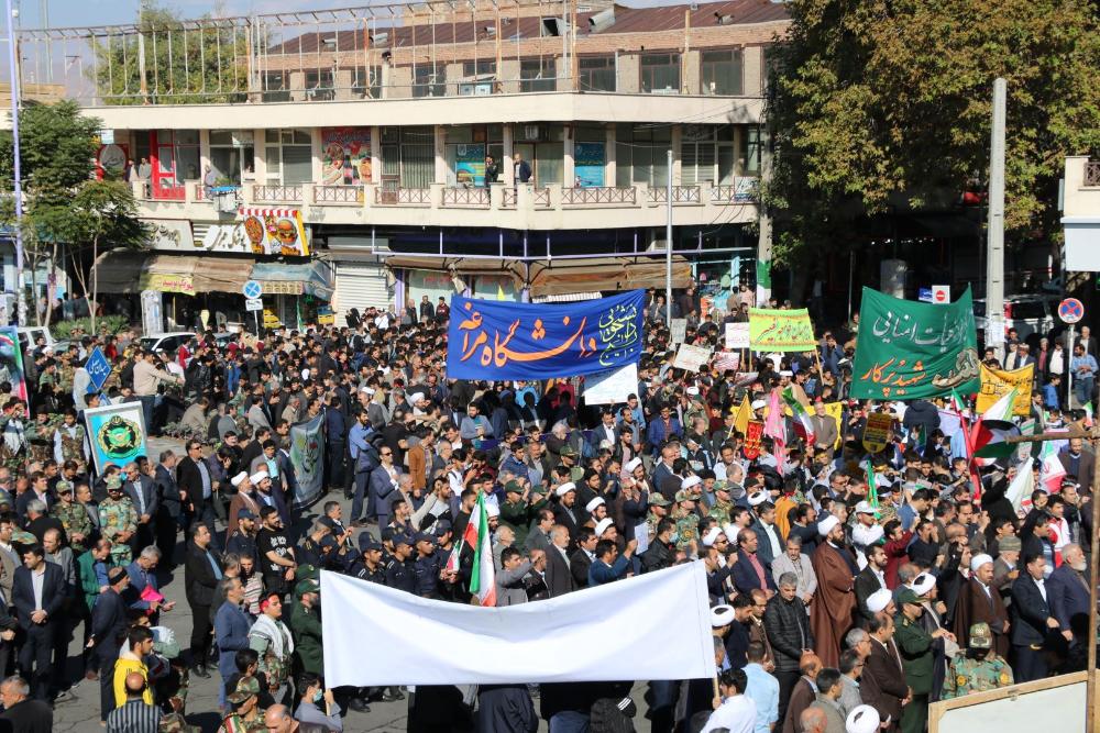 حضور پرشکوه دانشگاهیان دانشگاه مراغه در راهپیمایی 13 آبان