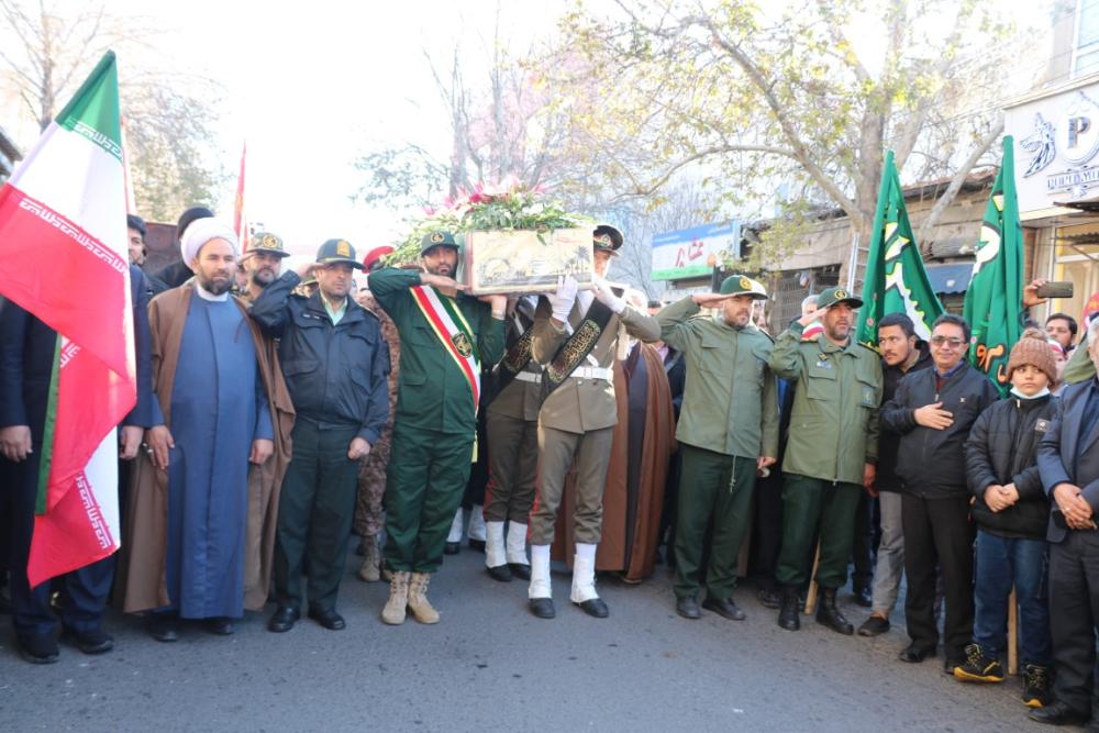 آیین تشییع پیکر مطهر شهید گمنام دانشگاه مراغه از مسجد شهدا تا میدان مصلی برگزار شد